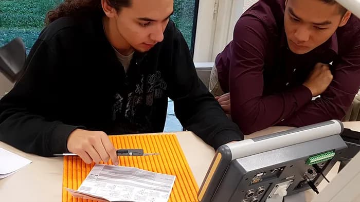 Operatore/trice della qualità in microtecnica AFC