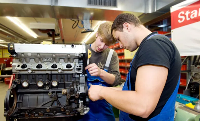 Assistente di manutenzione per automobili CFP