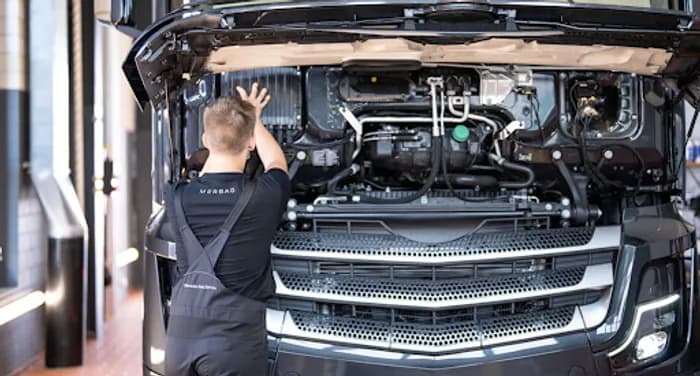 Meccatronico/a d'automobili AFC indirizzo Veicoli utilitari