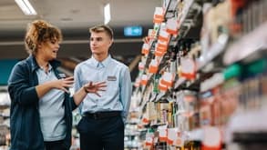 Ausbildung zum Detailhandelsfachmann/-frau EFZ Gestalten von Einkaufserlebnissen - Arbeitssituation, Lohn und Weiterbildungen, Schnupperlehren und freie Lehrstelle für 2026 finden. Detailhandelsfachmann/-frau EFZ Gestalten von Einkaufserlebnissen
